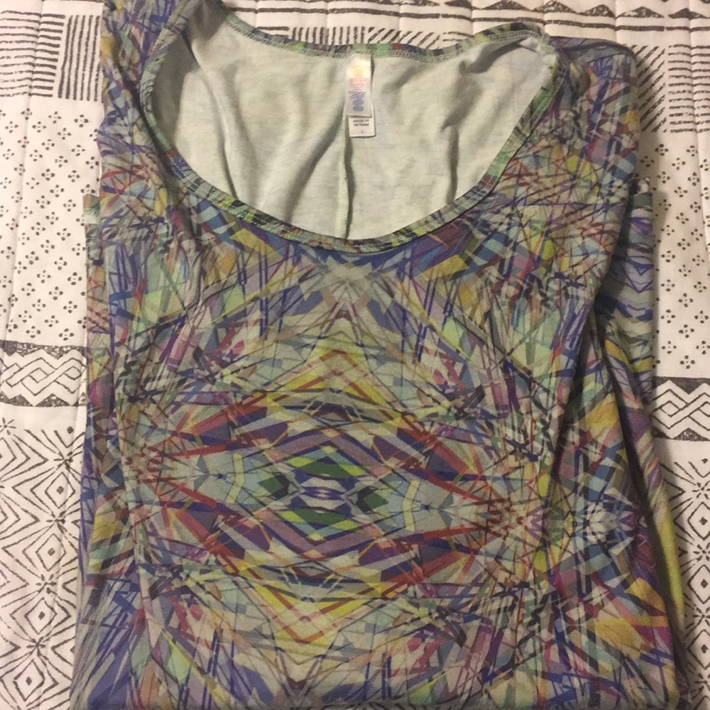 Lula Roe short sleeve shirt